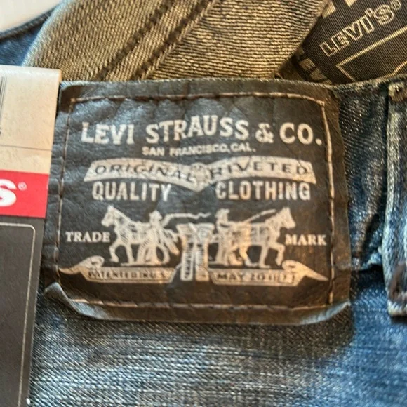 NWT Levi’s Baggy 579 Jean Shorts 36 - Picture 7 of 12